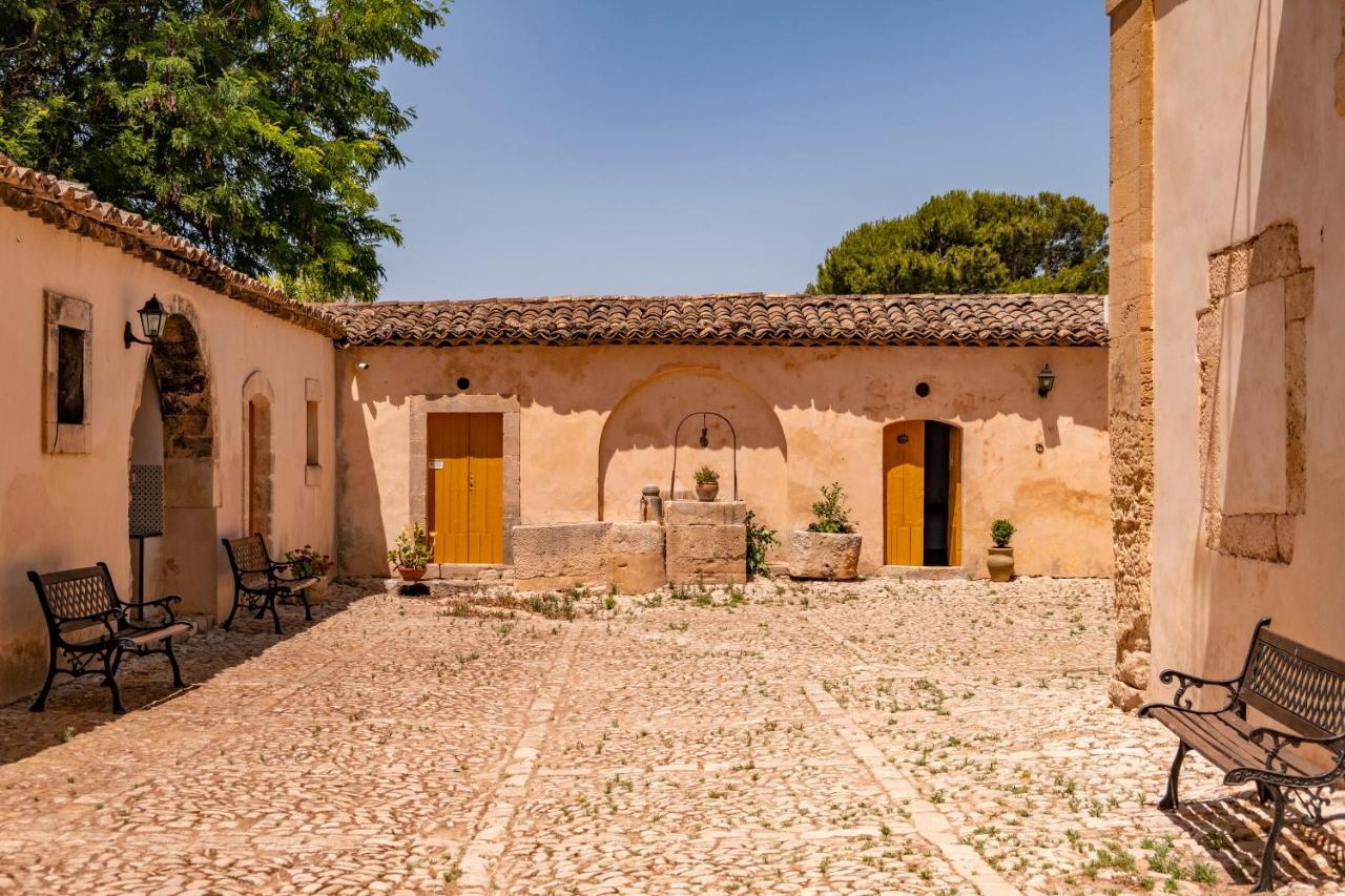 Villa Zottopera - Dimora Di Sicilia Киарамонте Гулфи Екстериор снимка