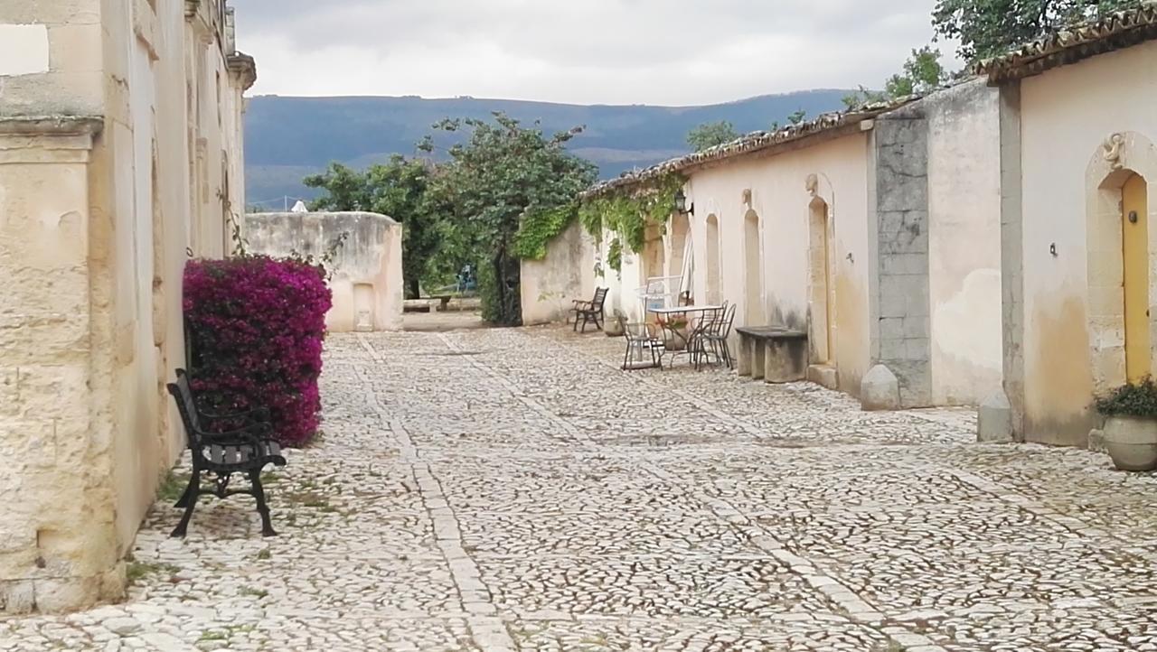 Villa Zottopera - Dimora Di Sicilia Киарамонте Гулфи Екстериор снимка